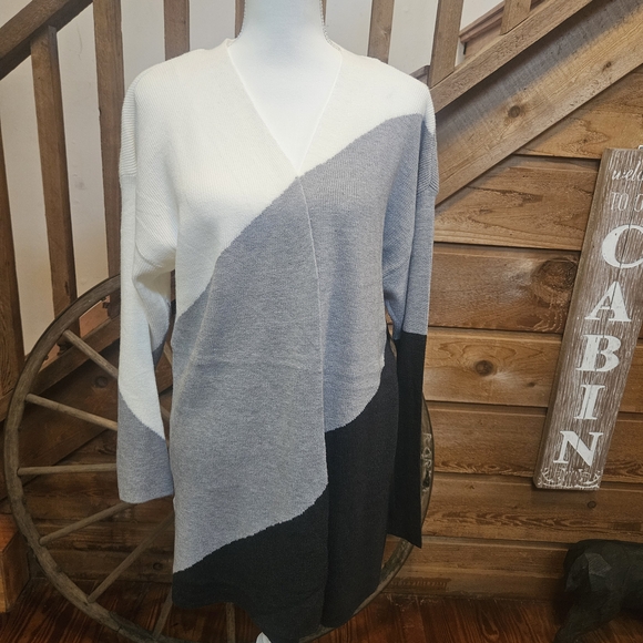 Kathy Ireland Women's Colorblock Cardigan in Black, Gray, and White - Picture 1 of 8